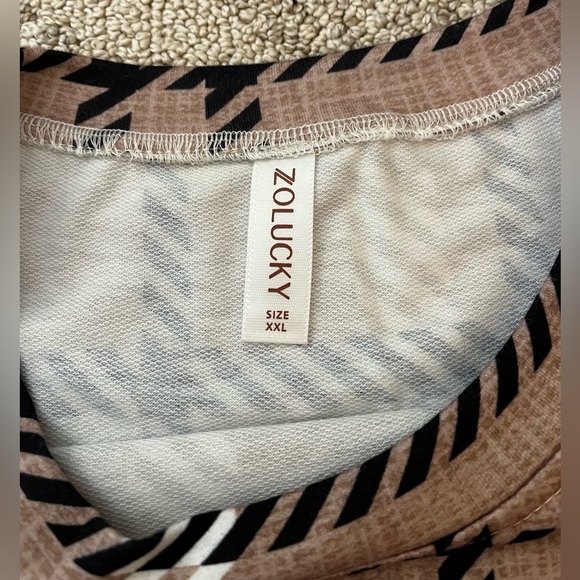 ZOLUCKY Boutique Brand Plus Size Top - Picture 5 of 8